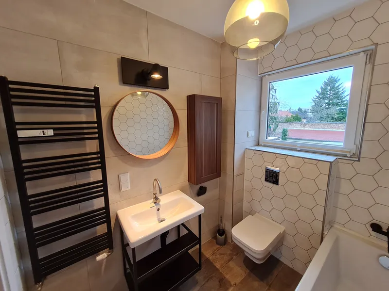 Hochwertig sanierte 2-Zimmer-Wohnung nahe Adlershof — photo 1